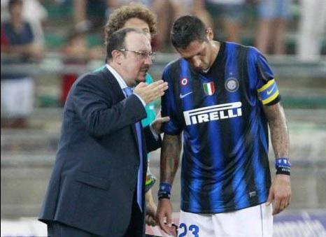  国米传奇马特拉齐现身教练席，临时指导防守  