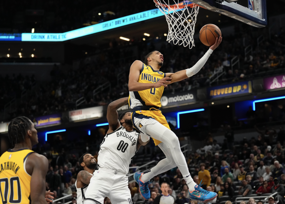  步行者哈利伯顿领跑助攻王  